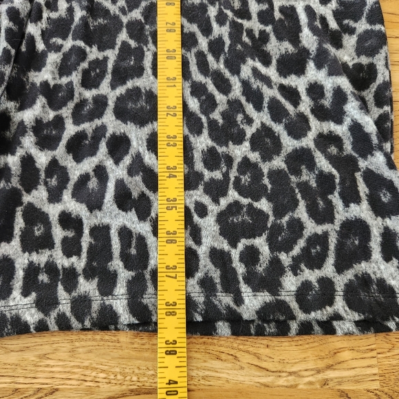 New York Laundry Open Front Leopard Print Long Cardigan - Picture 11 of 11